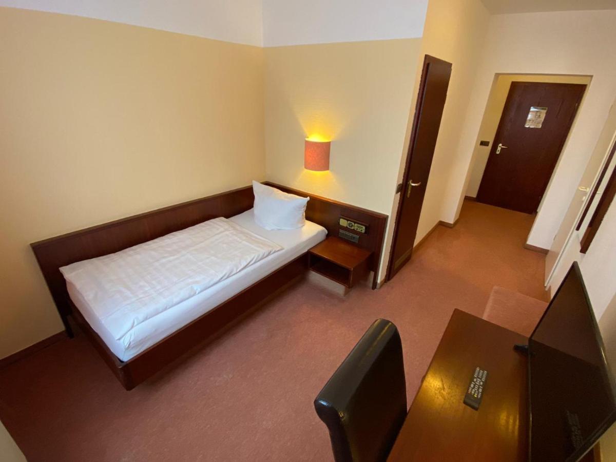 Hotel Goldener Loewe Zeulenroda-Triebes Kültér fotó