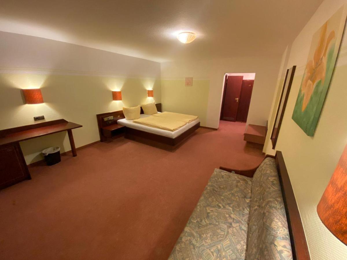 Hotel Goldener Loewe Zeulenroda-Triebes Kültér fotó