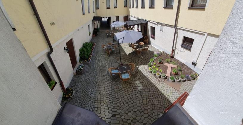 Hotel Goldener Loewe Zeulenroda-Triebes Kültér fotó